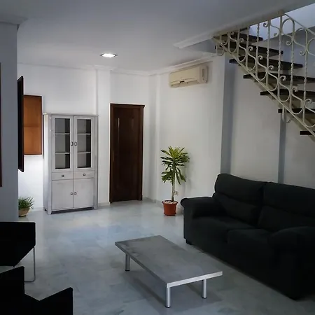 Duque Cornejo Apartment *